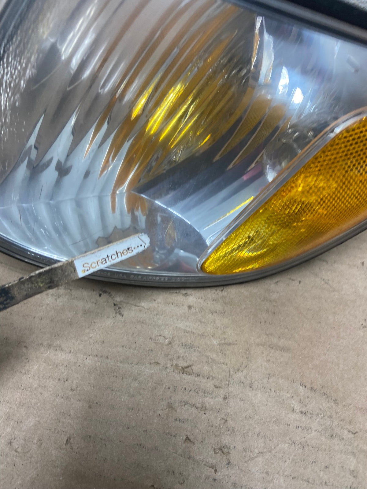 2001 to 2003 Toyota Sienna Turn Signal Left Driver LH Lamp AH9453 LK3