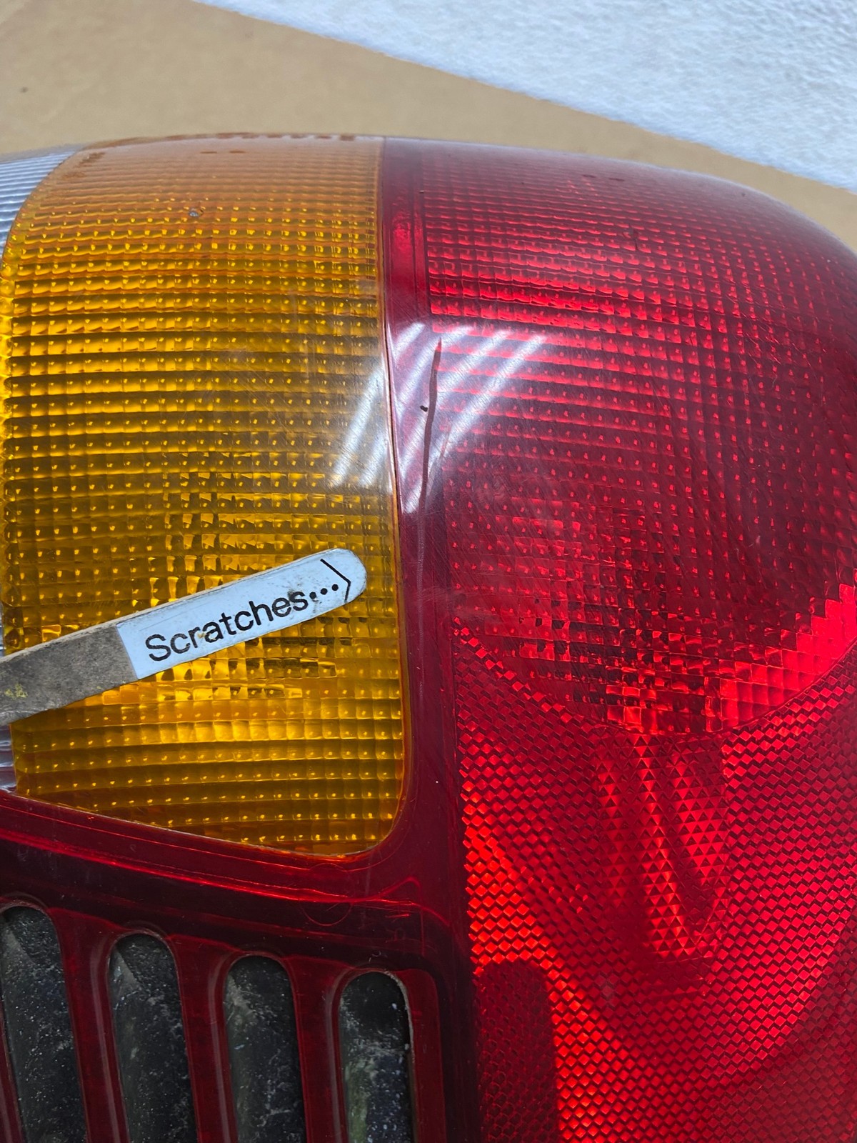 1999-2004 Jeep Grand Cherokee WJ Right Passenger Rh Tail Light AD2585 LK3