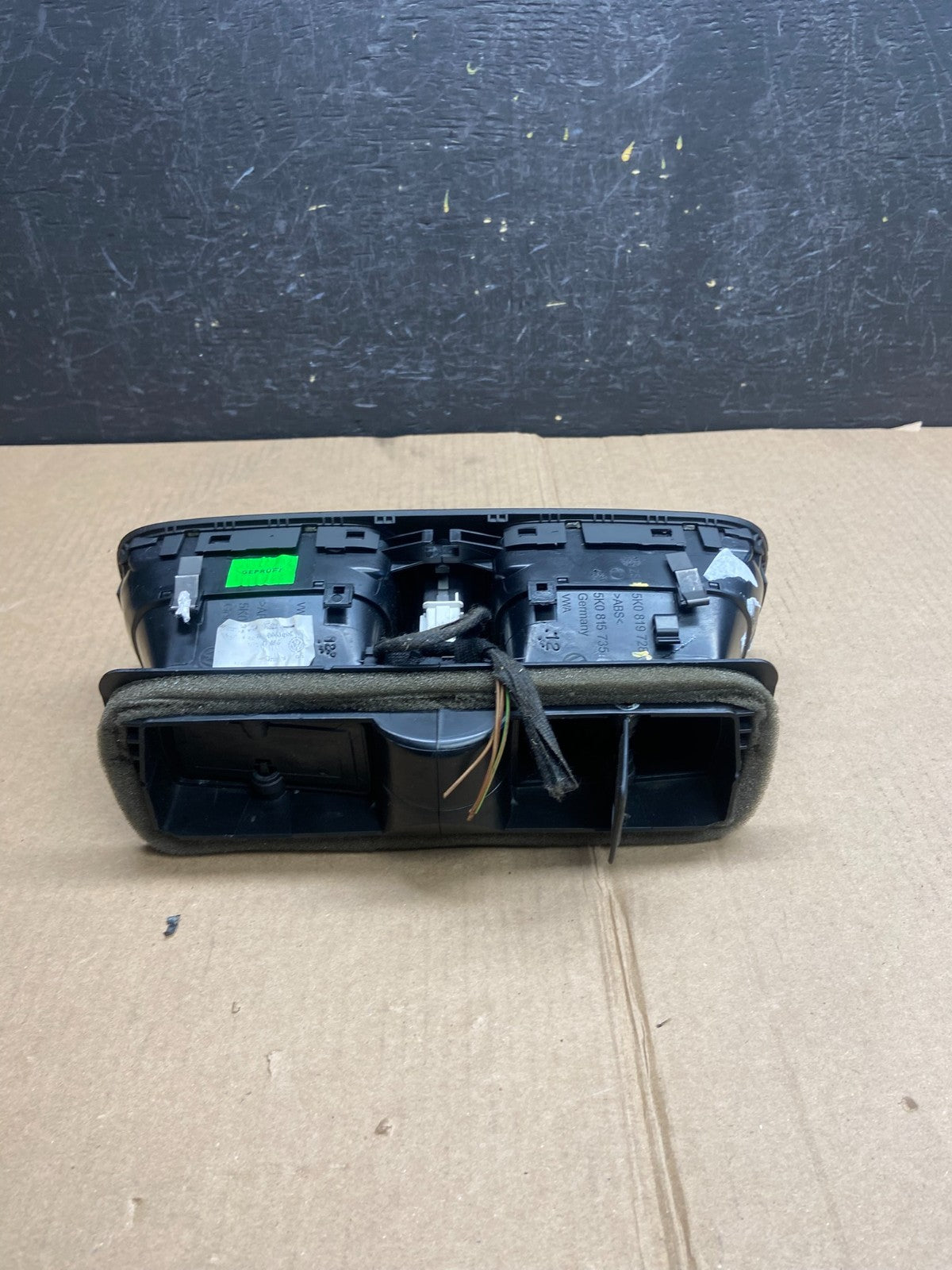 2010-2014 Volkswagen GTI Golf Dash Dashboard Middle Center Air Vent OE AE4215 DG3