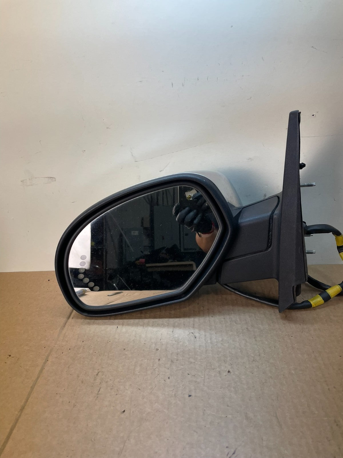 2007 to 2013 Chevrolet Tahoe Silverado Suburban Left Driver Mirror AG2770 MS6