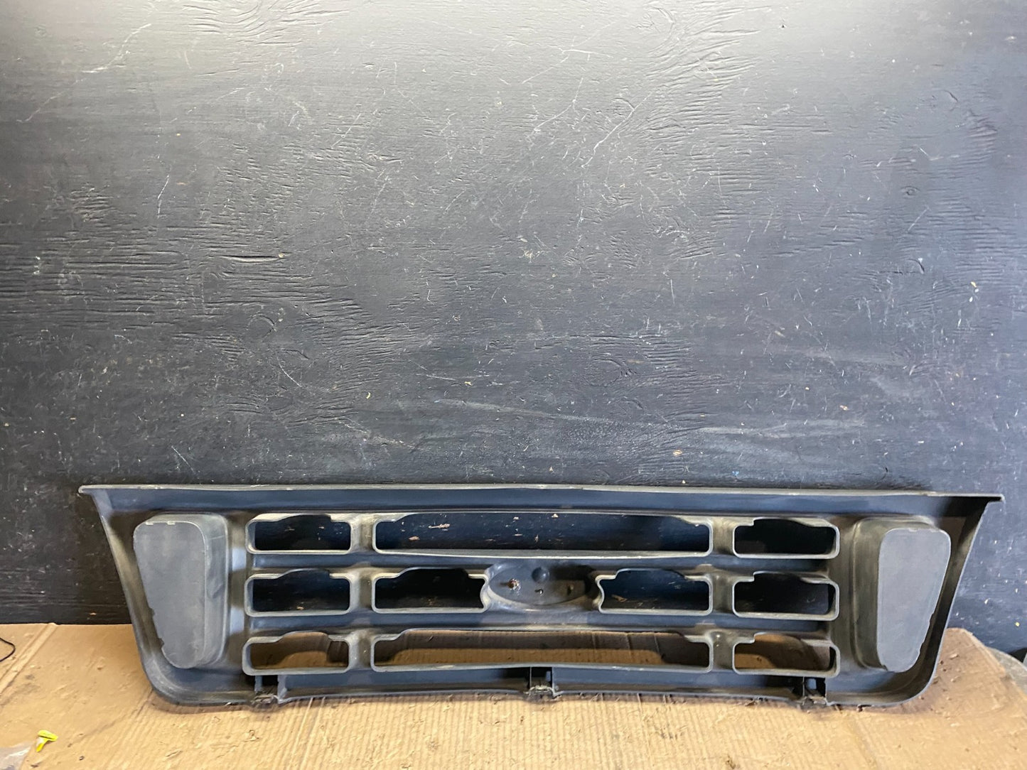 2003 to 2007 Ford Econoline E150 E250 E350 Front Grille Grille OEM S9582 DG6