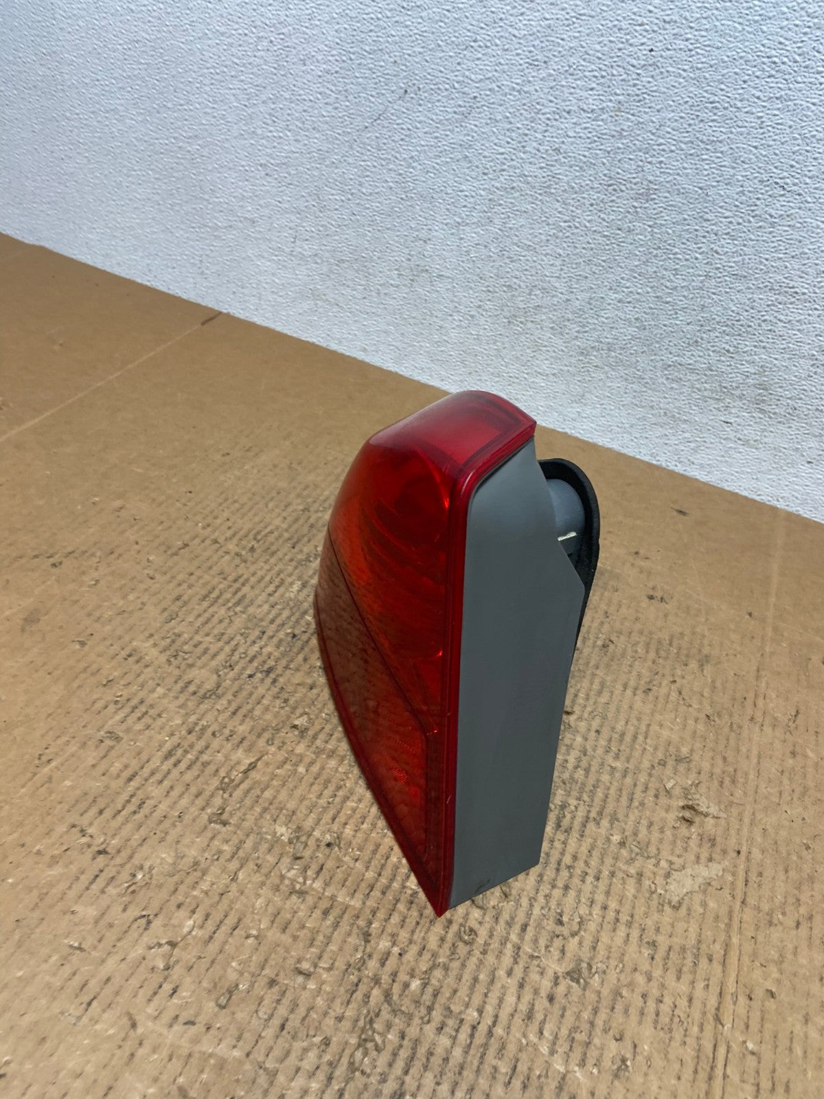 2003 2004 2005 Honda Civic Sedan Left Driver LH Side Tail Light AE2600 LK1