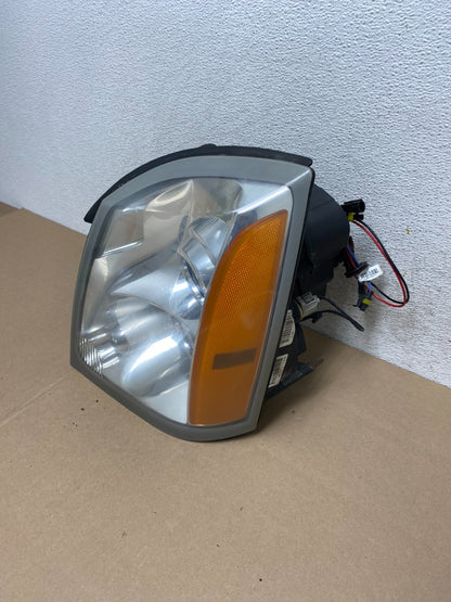 2004 to 2009 Cadillac SRX Left Driver Side Halogen Headlight AG6572 DW1