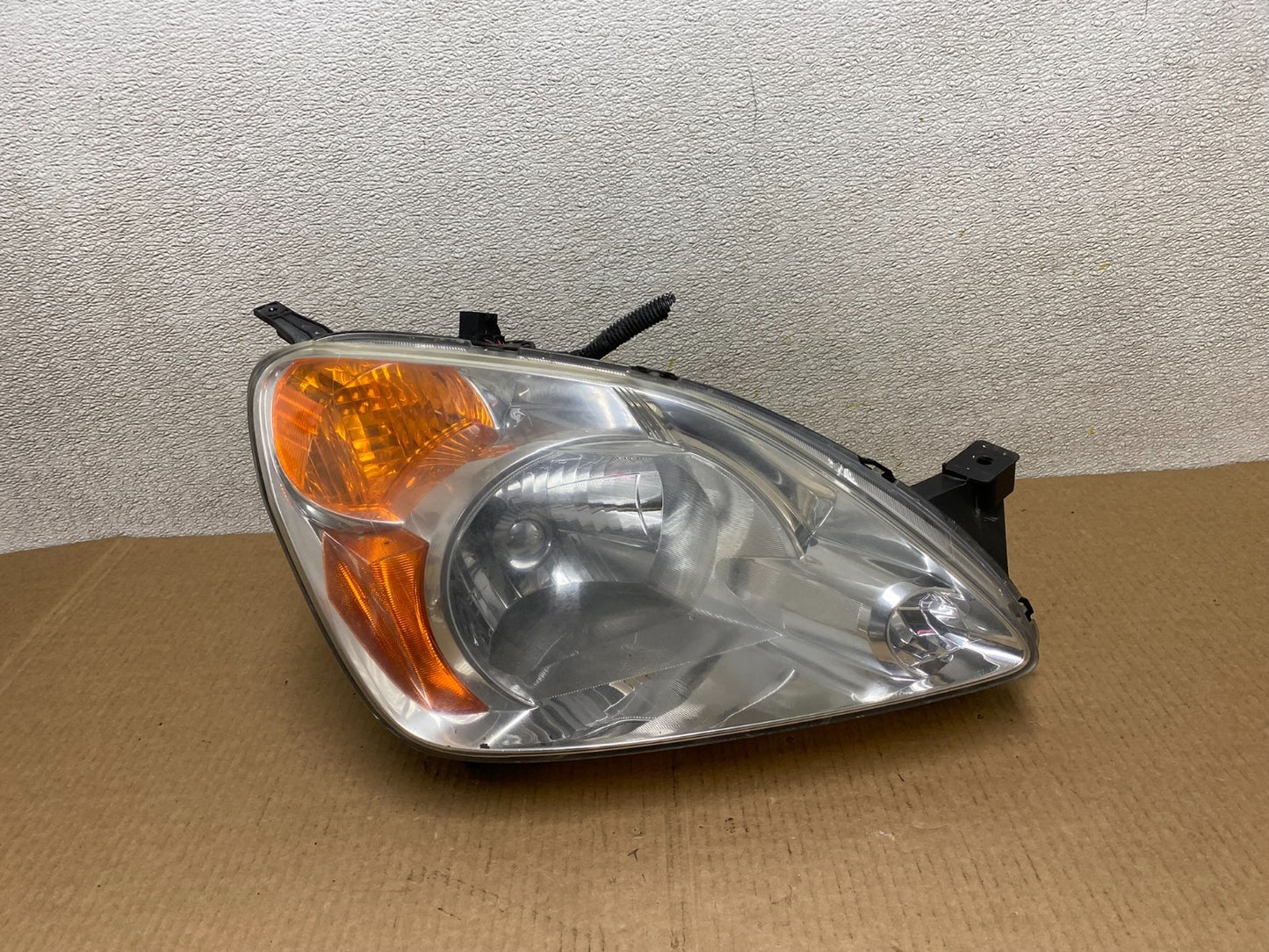 2002 to 2004 Honda CRV CR-V OEM Right Passenger RH Halogen Headlight W3800 DW0