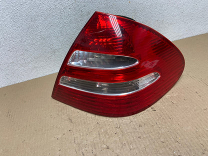 No Led 2003-2006 Mercedes E Class Sedan Right Passenger Tail Light AE9790 LK0