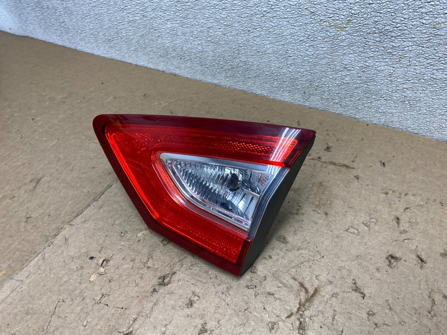 2013 to 2016 Ford Fusion Right Passenger RH Side Tail Light Inner Oem X2335 DW1