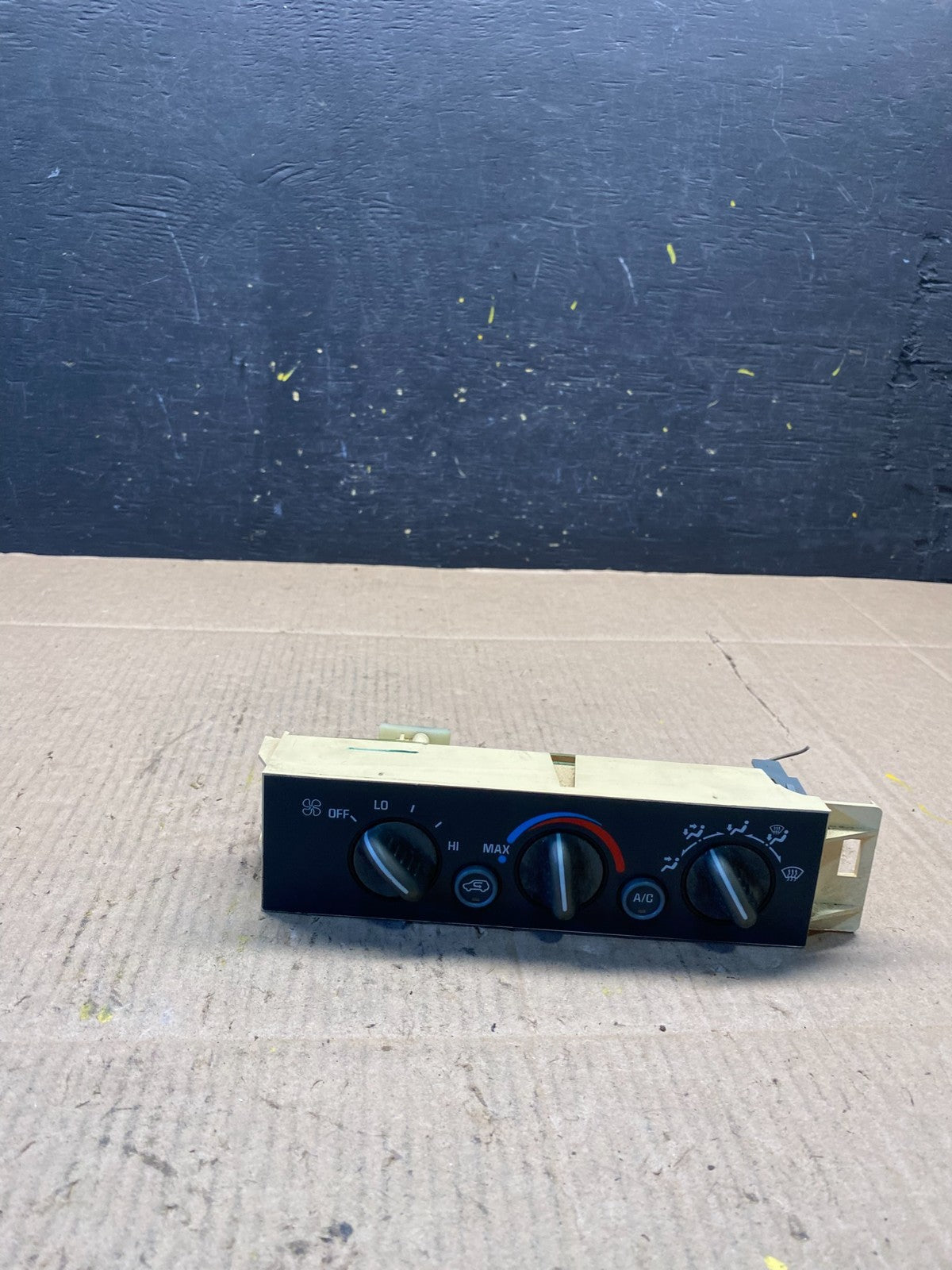 1996 - 2000 Chevrolet Tahoe Yukon A/C Heater Climate Control 16199266 OEM R60290