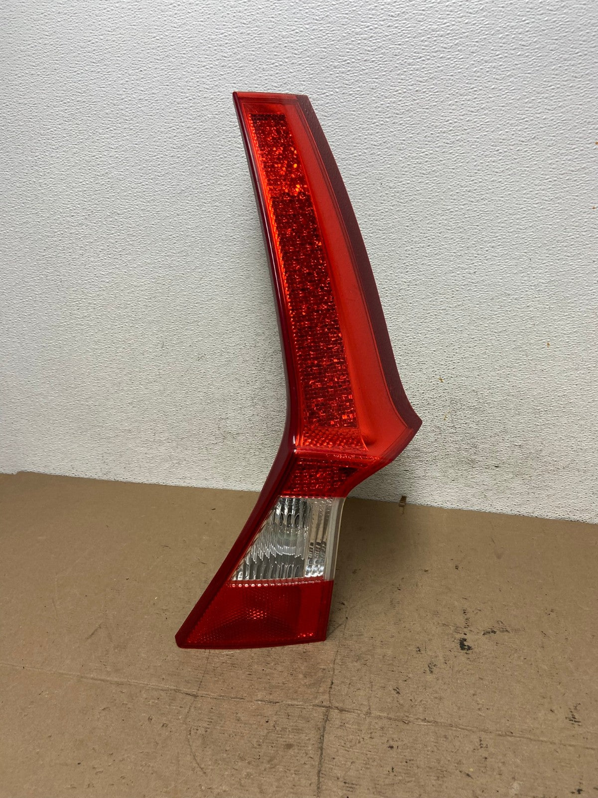 2008 to 2013 Volvo XC70 V70 Right Passenger Tail Light Upper AF5751 LK0