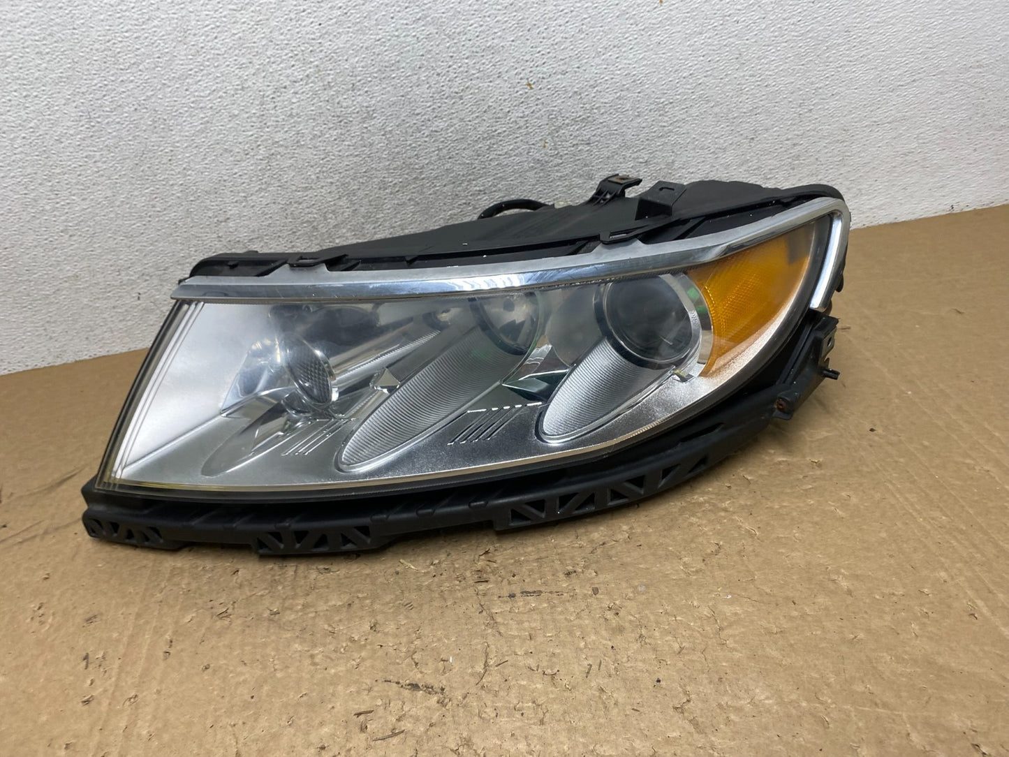 2010 2011 2012 Lincoln MKZ Left Driver LH Halogen Headlight AG1314 DW0