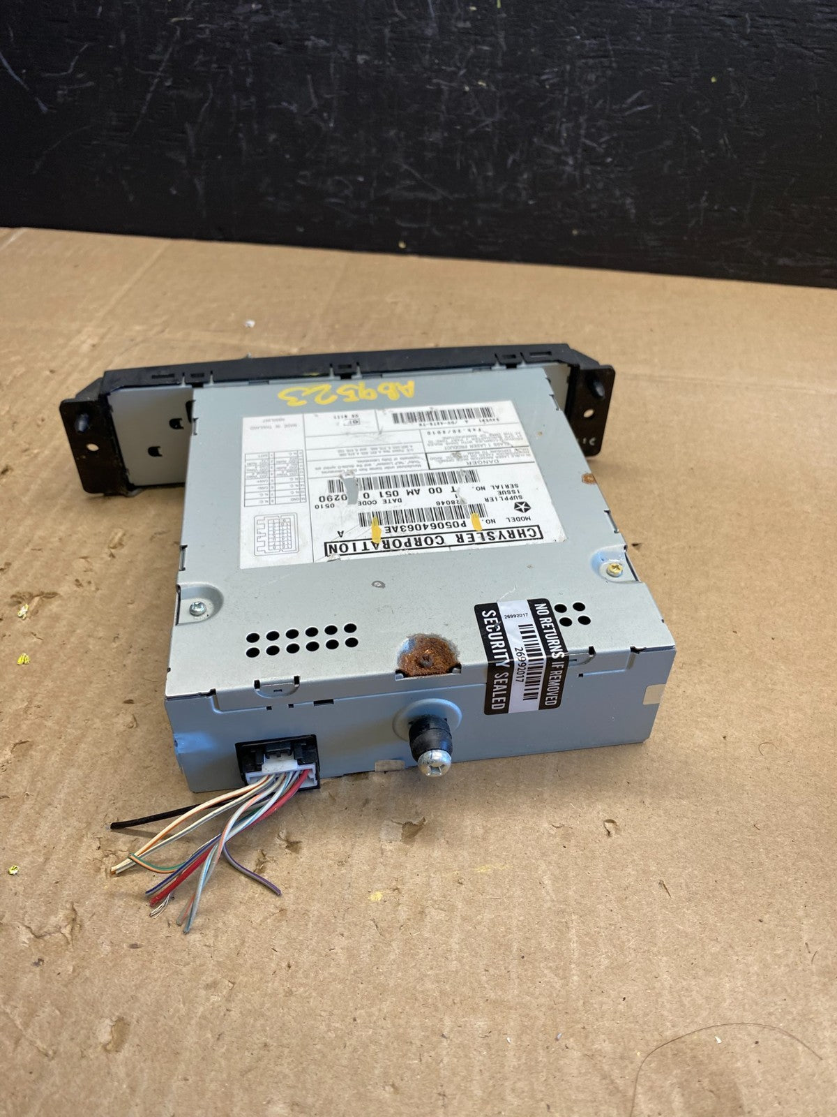 2008 to 2012 Chrysler Town Country DVD Player Receiver OEM AB9523 DG3