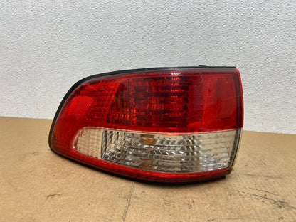 2001 2002 2003 Toyota Sienna Left Driver Lh Side Tail Light OEM AC3518 LK0