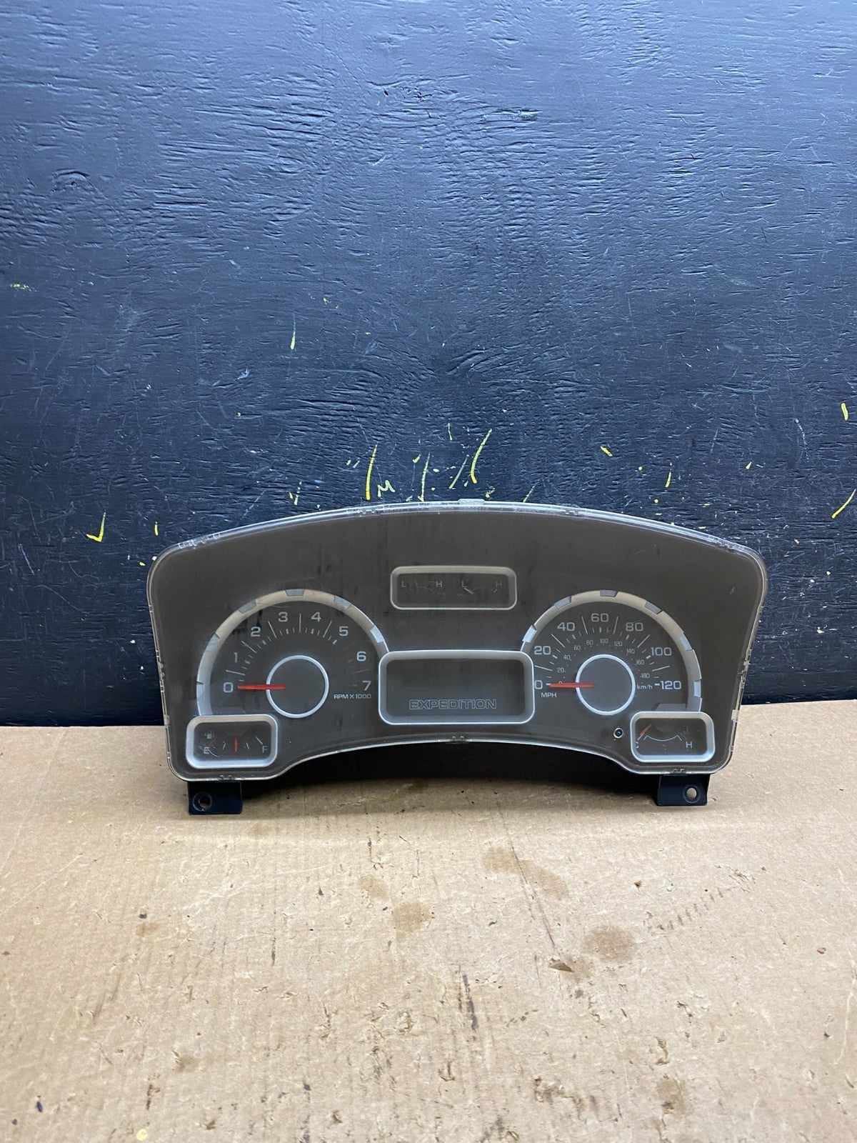 2007 2008 Ford Expedition Speedometer Cluster Gauge Z4547 DG0