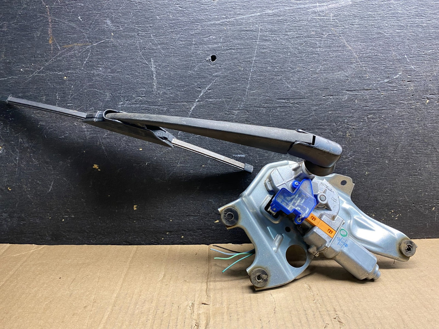 2010 to 2014 Subaru Legacy Outback Rear Wiper Motor AB03750