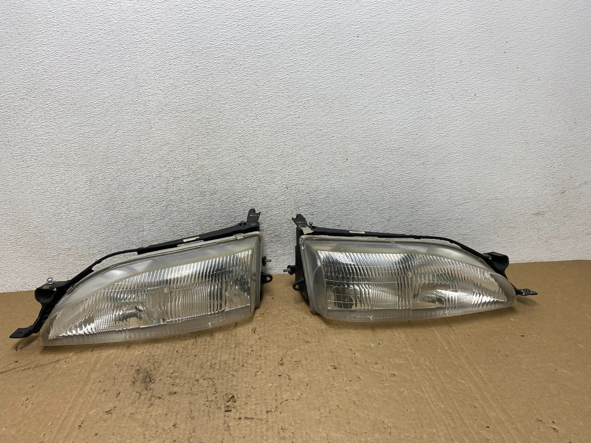 1995 - 1996 Toyota Camry Left+Right Side Set Halogen Headlights AG1327 DW0