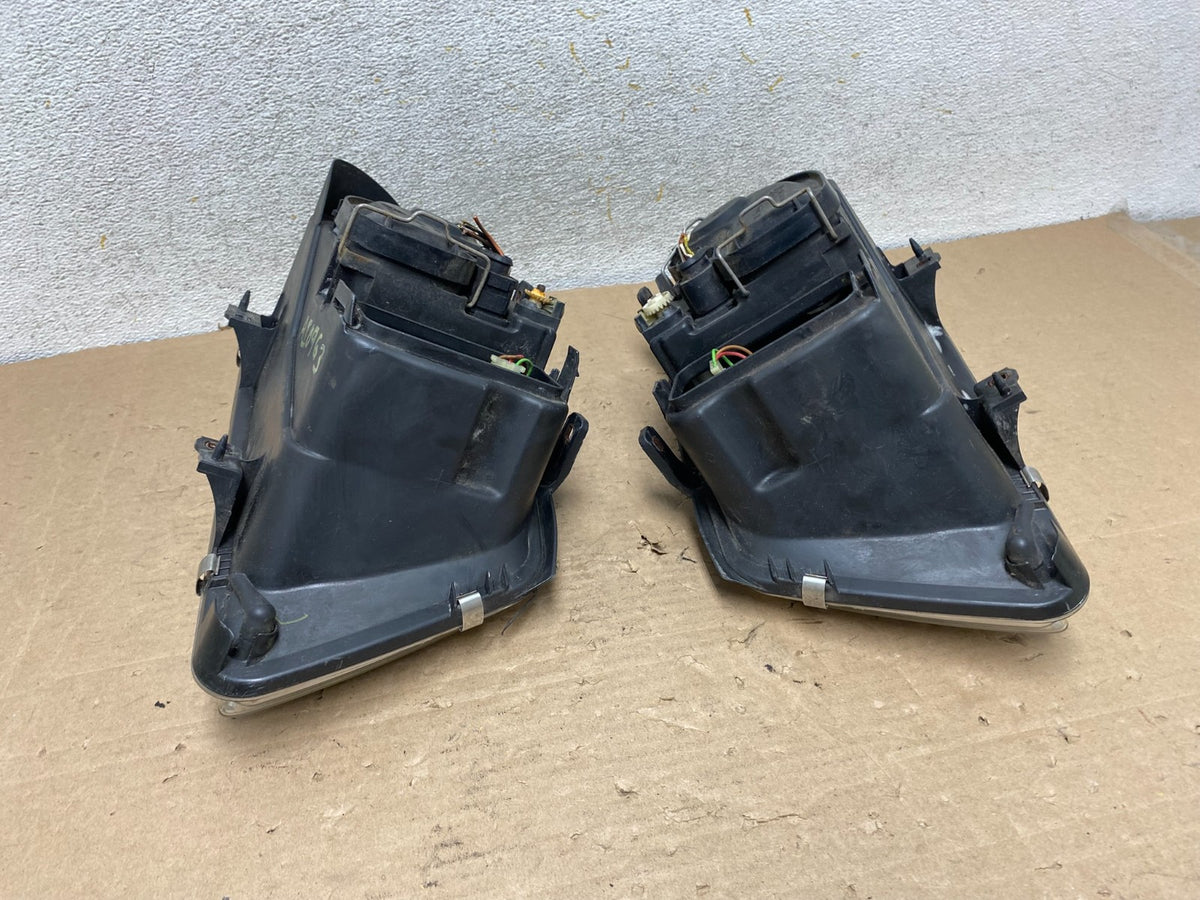 2002 to 2004 Volkswagen Jetta Left+Right Headlights AI0963 DW9