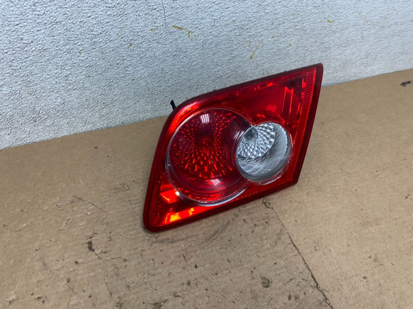 2003 2004 2005 Mazda 6 Right Passenger Inner Tail Light Taillight OEM P5395 DW2