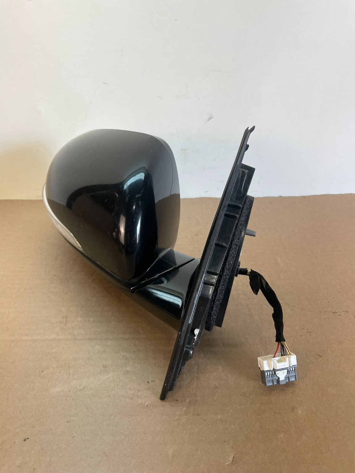 2016 to 2020 Kia Sorento Right Passenger Door Mirror Turn Signal af5642 DG1
