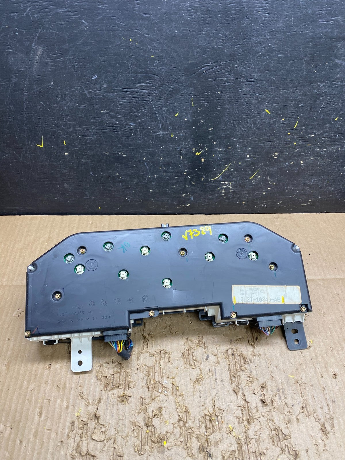 2003 Ford Explorer Speedometer Cluster Gauge Oem V7390 DG4