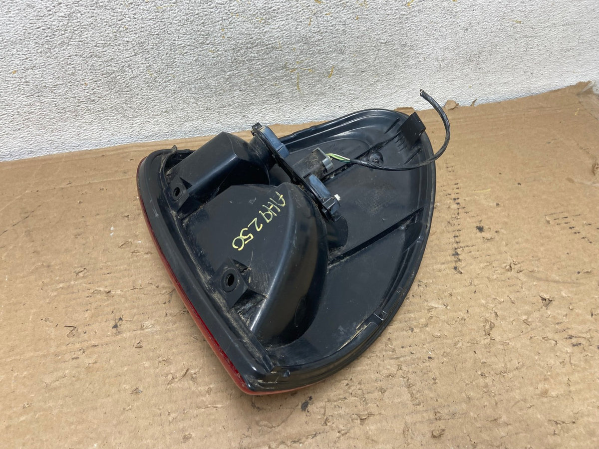 2004 to 2007 Dodge Grand Caravan Left Driver Lh Tail Light AH9250 LK4