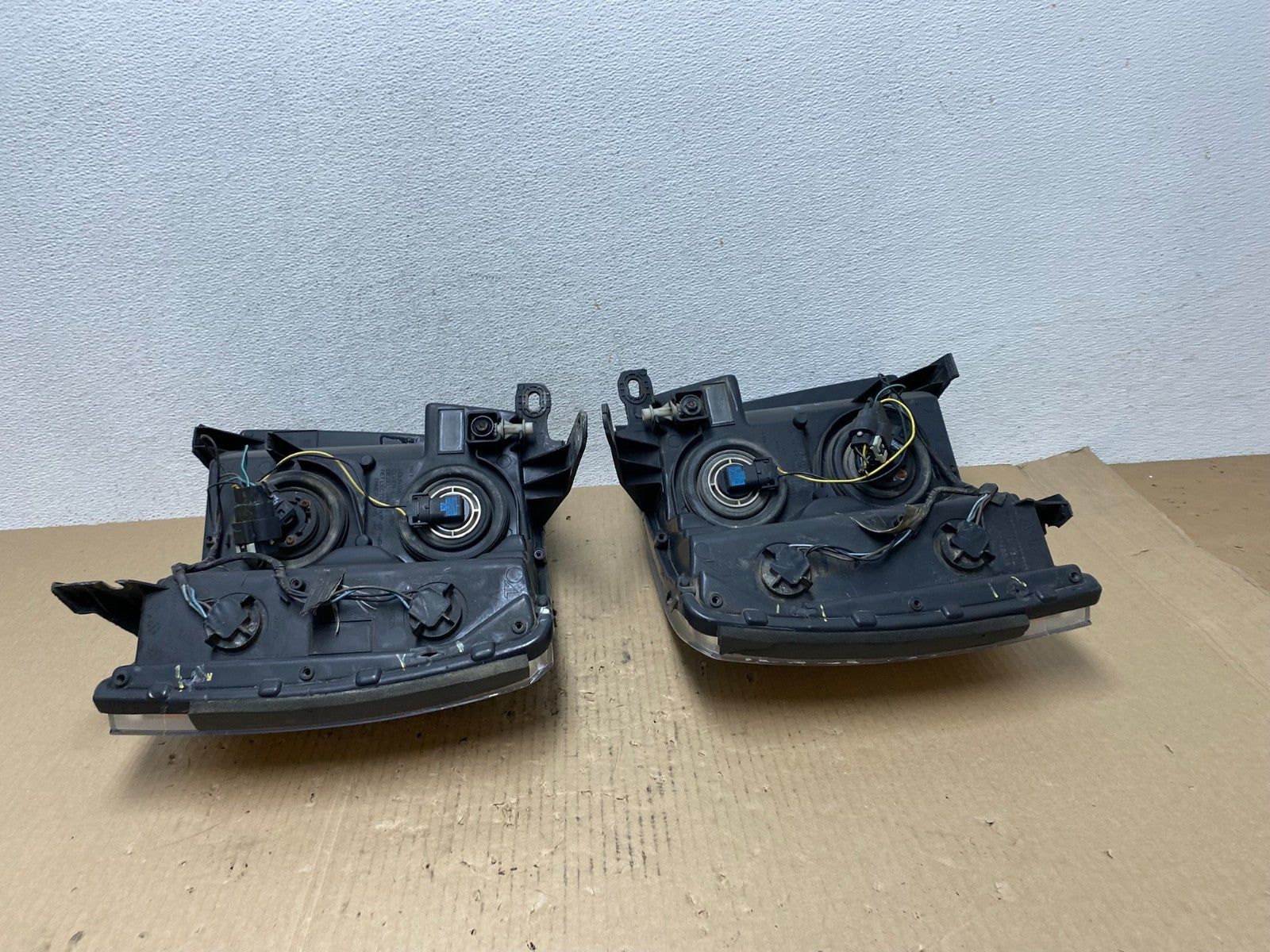 2007 to 2014 Chevrolet Silverado Left+Right Side Headlights AE7066 DW16