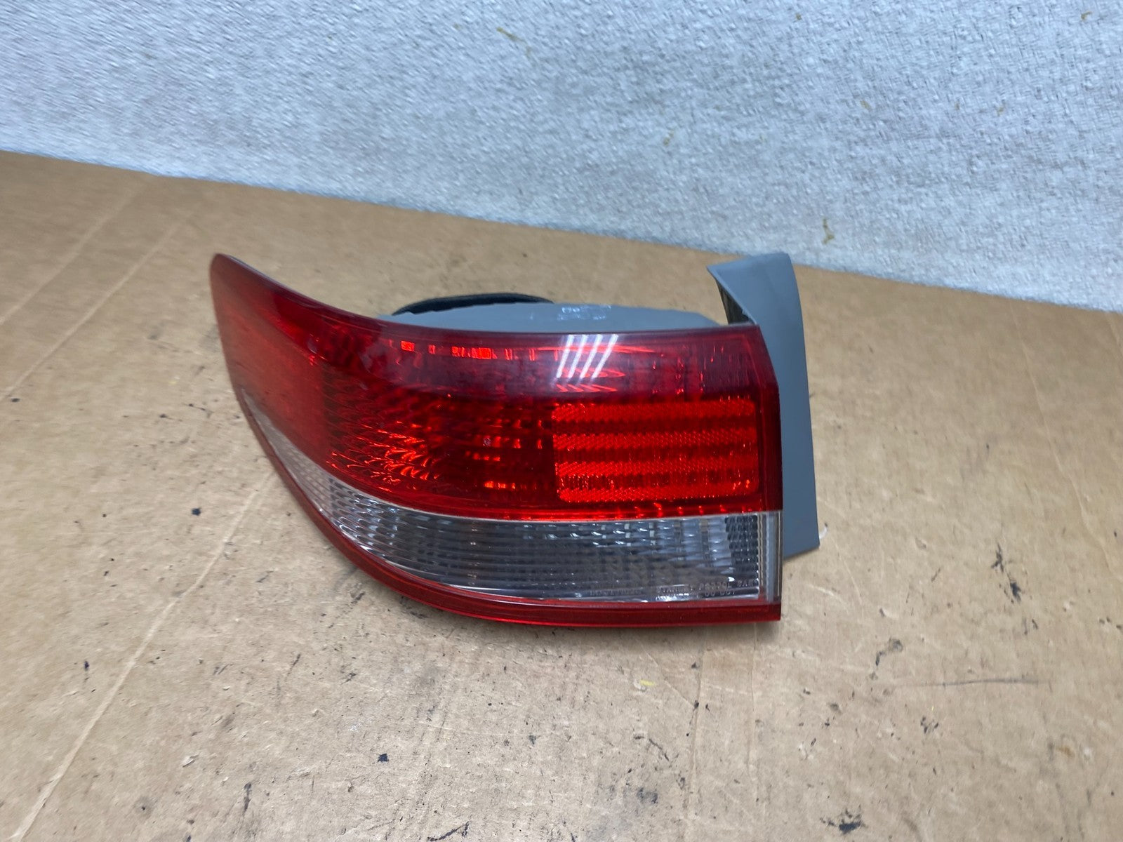2003 to 2004 Honda Accord Sedan Left Driver Lh Side Tail light T3101 DW1