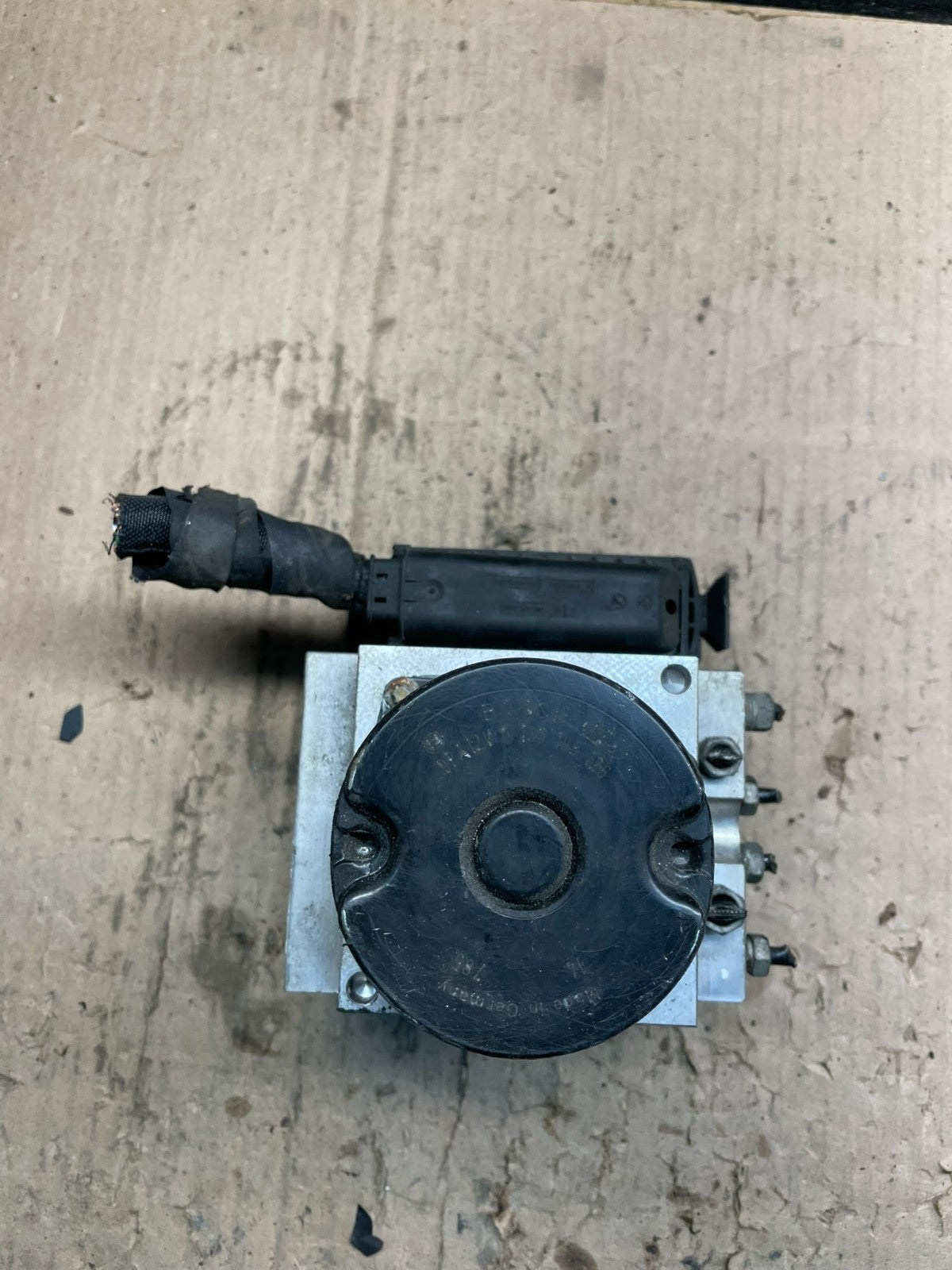 2008 to 2010 BMW 5 Series ABS Pump Control Module T7544 DG5