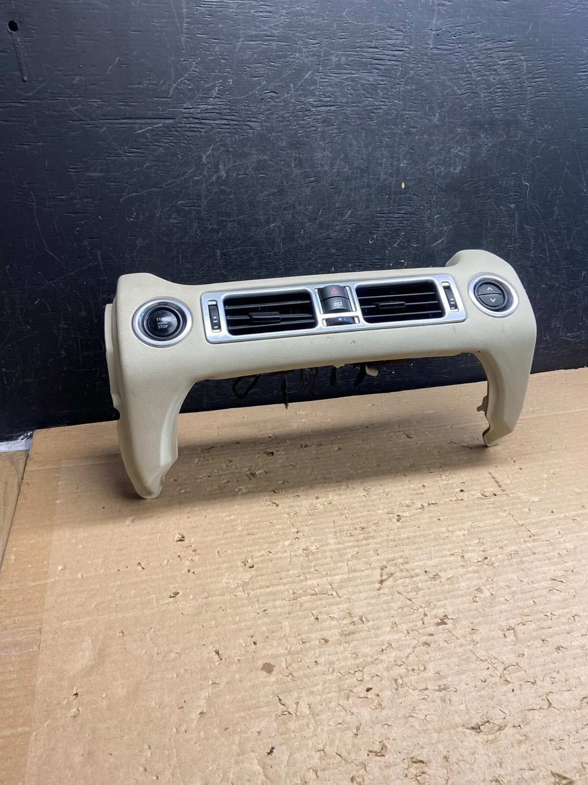 2010 2011 2012 Land Rover Range Rover Center Dash Air Vent Trim ag8556 DG0