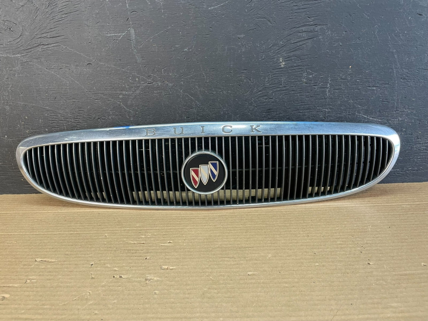 2003 to 2005 Buick Century Front Upper Grill Grille AE8722 DG0