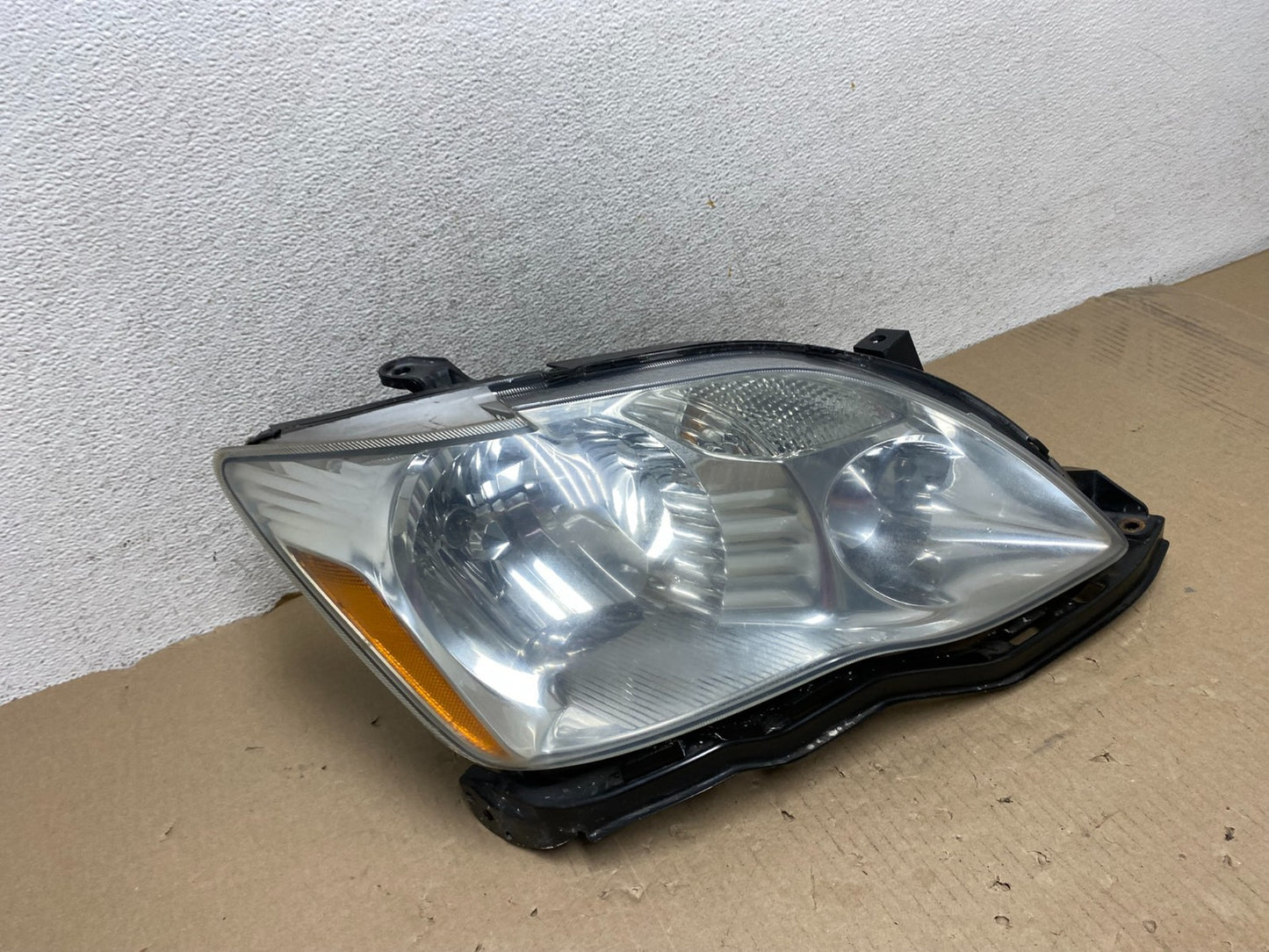 2005 2006 2007 Toyota Avalon Right Passenger RH Halogen Headlight AG6900 DW2