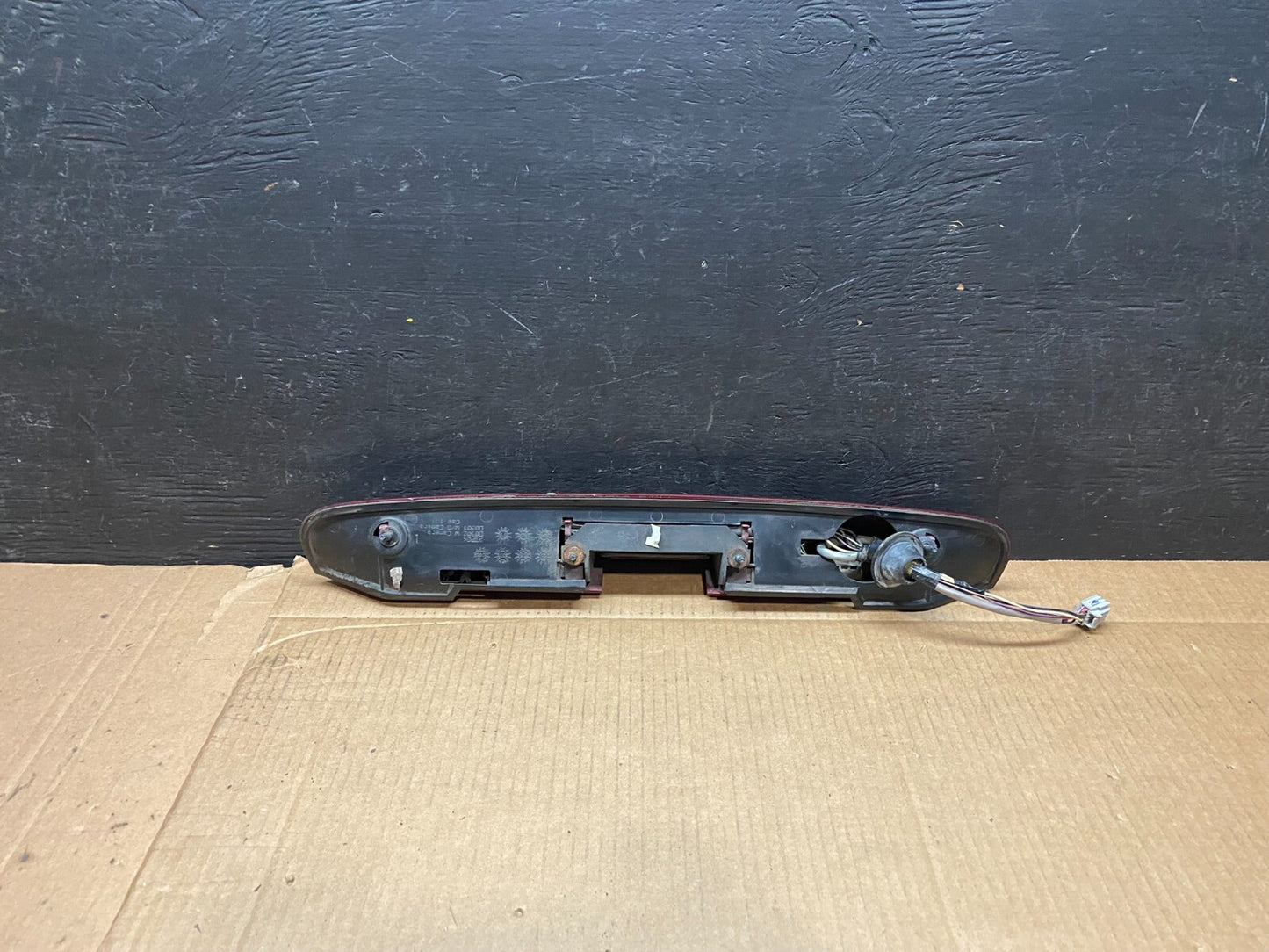 2008 to 2012 Buick Enclave Trunk Lid Finish Garnish Panel Moulding Camera G56196
