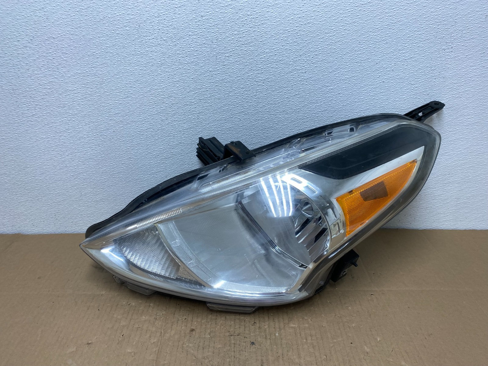 2015 to 2019 Nissan Versa Headlight Left Driver Lh Side Oem AB8204 DW0