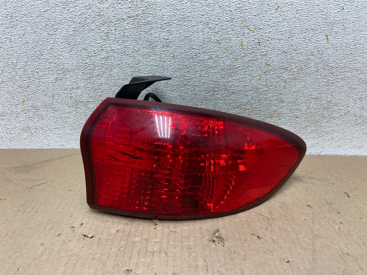 2006-2007 Subaru Tribeca B9 Right Passenger Rh Side Tail Light AH6930 LK0