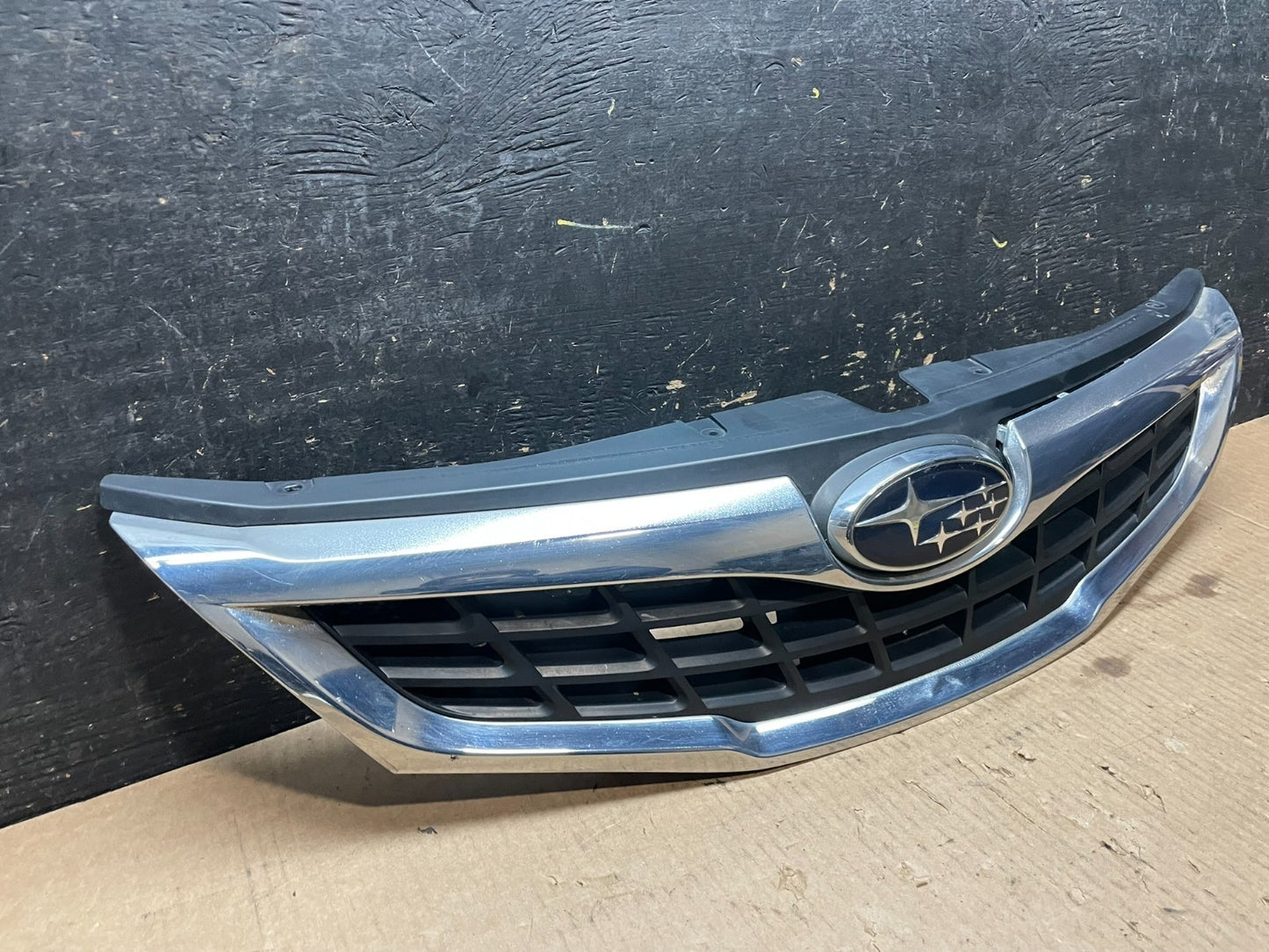 2008 to 2011 Subaru Impreza Sedan Front Upper Grille Grill Y9634 PS2