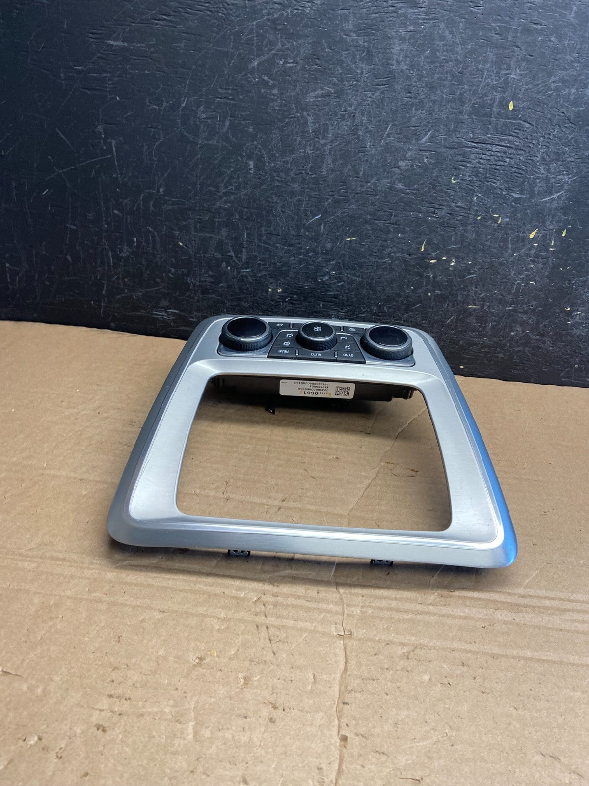 2013 - 2016 GMC Acadia A/C Heater Climate Control Radio Panel Bezel OE af1941 DG3
