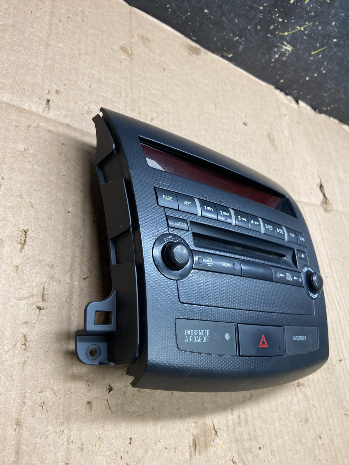2011 - 2013 Mitsubishi Outlander Dash Radio AM/FM CD Player Y2427 DG2
