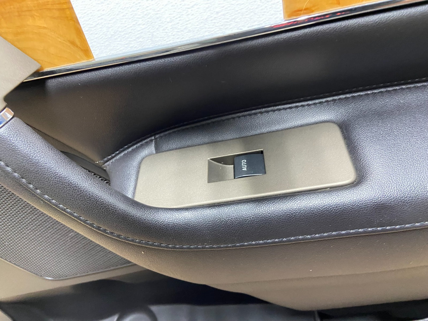 2011-2015 Lincoln MKX Front Right Passenger Side Panel Door Trim AF3020 DW3