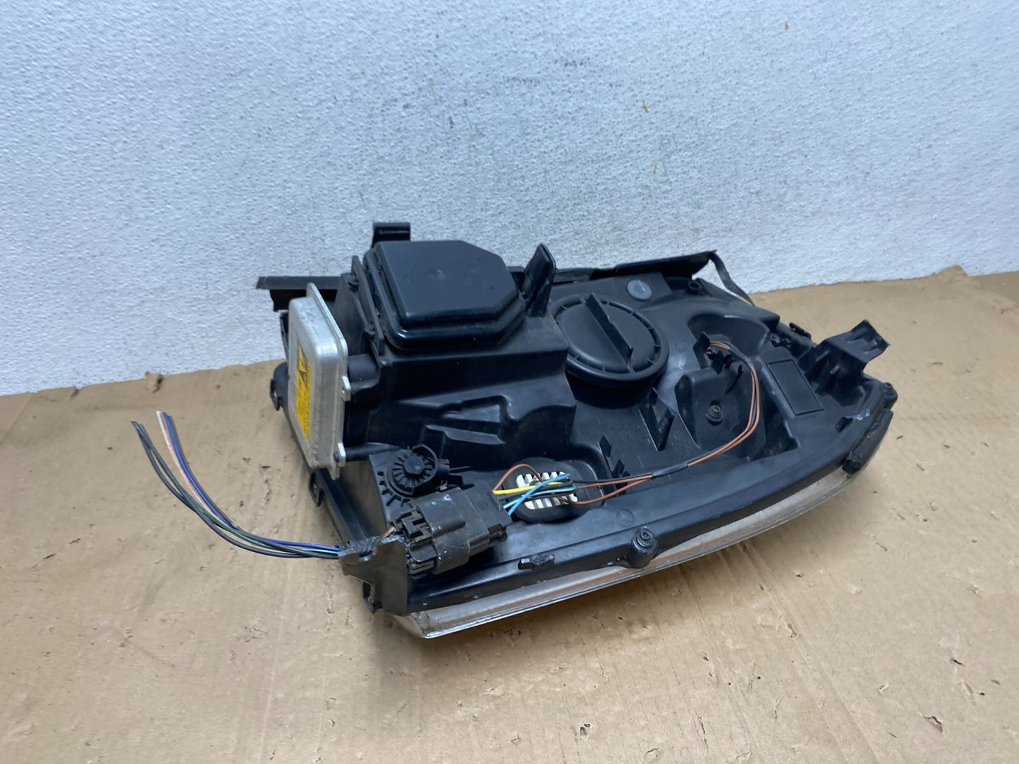 2007 - 2014 Cadillac Escalade Right Passenger Side Xenon HID Headlight AE9252 DW9