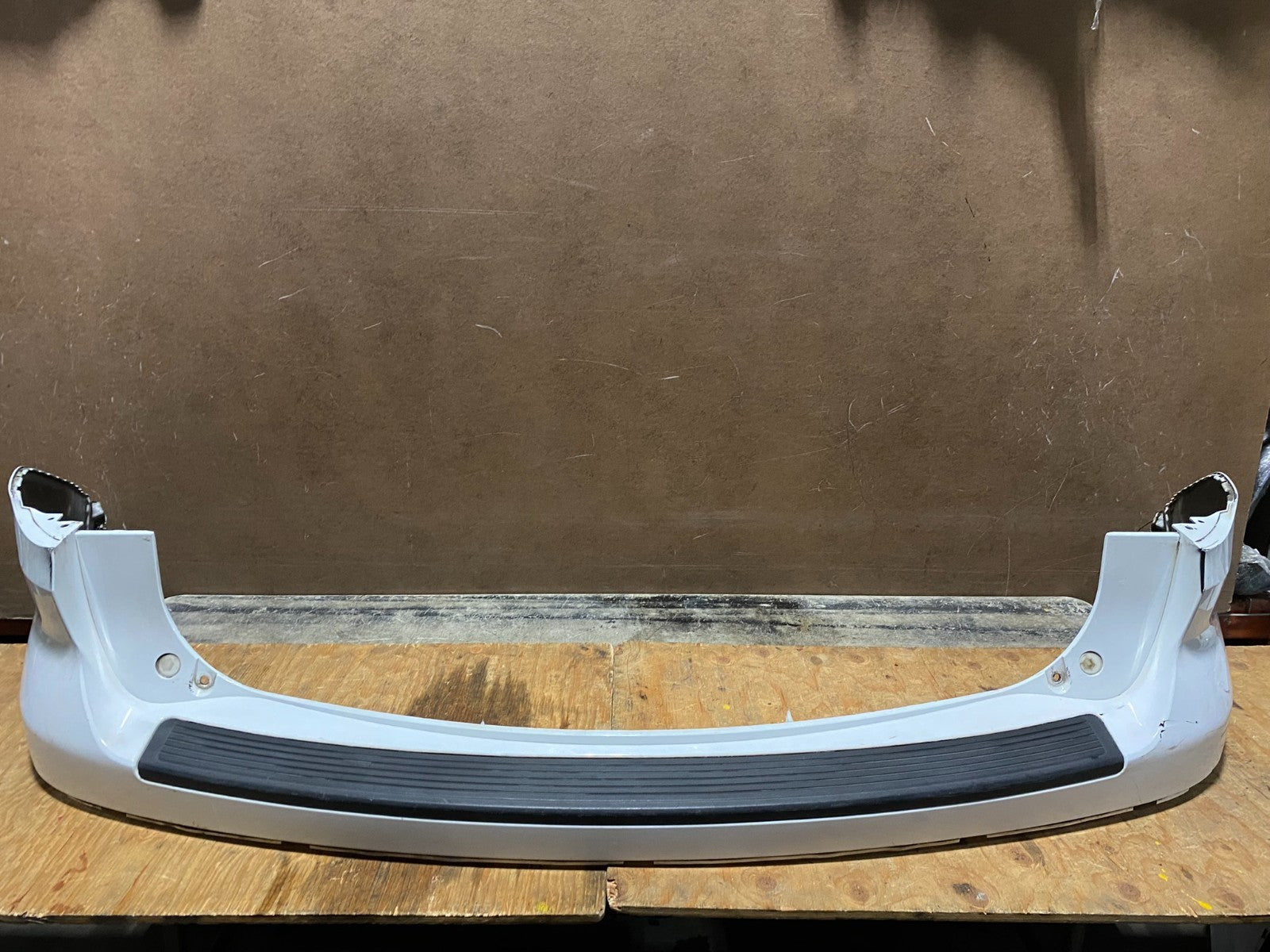2018 2019 Ford Explorer Police Interceptor Rear Upper Bumper Cover X3512 PS0