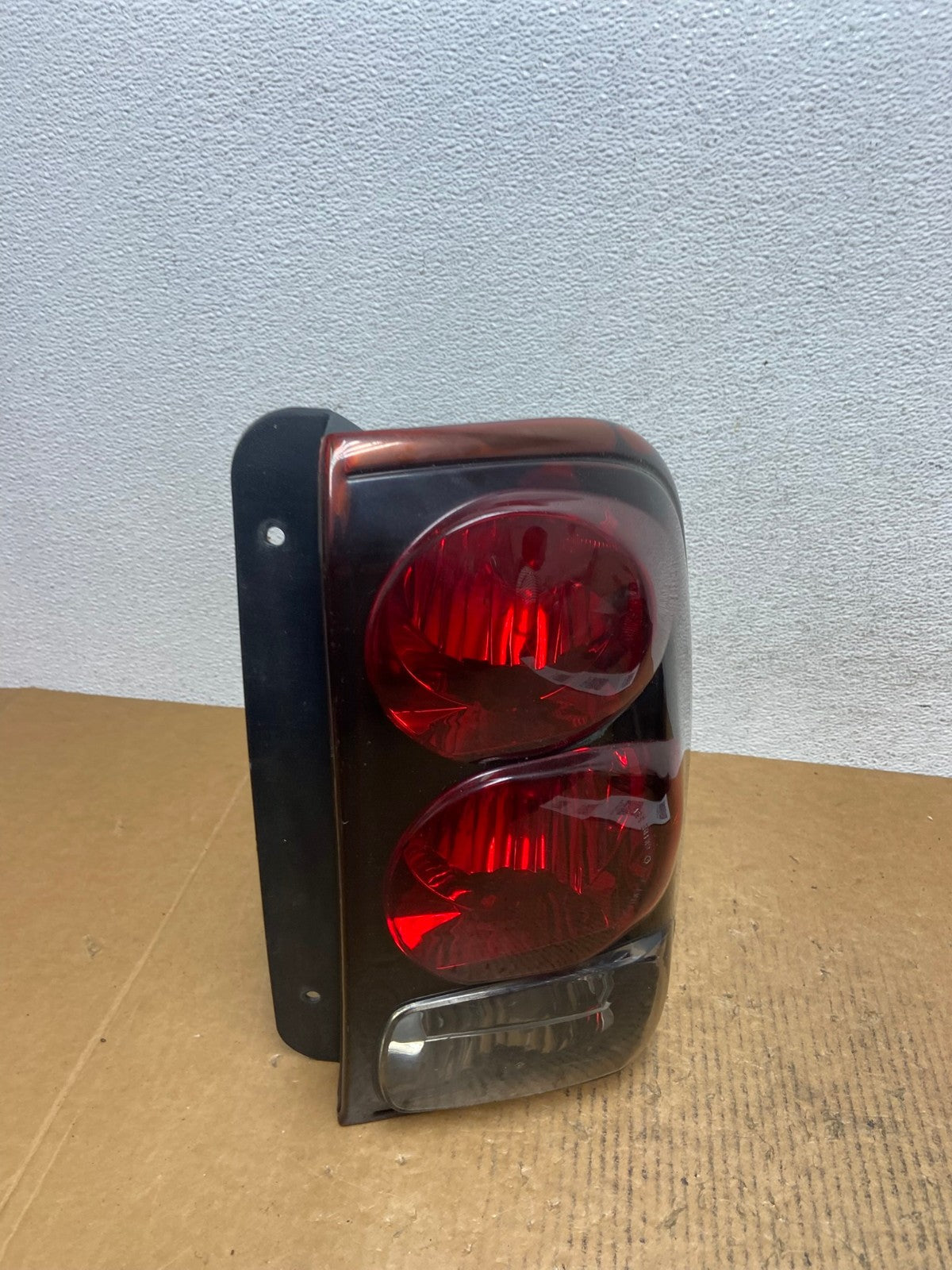 2002 to 2009 Chevrolet Trailblazer Right Passenger Rh Tail Light AE0337 LK2