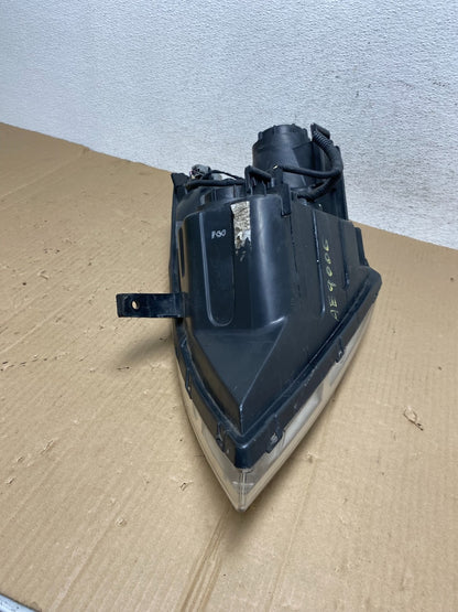 2008-2012 Kia Sedona Right Passenger RH Side Headlight Halogen AE9006 DW9
