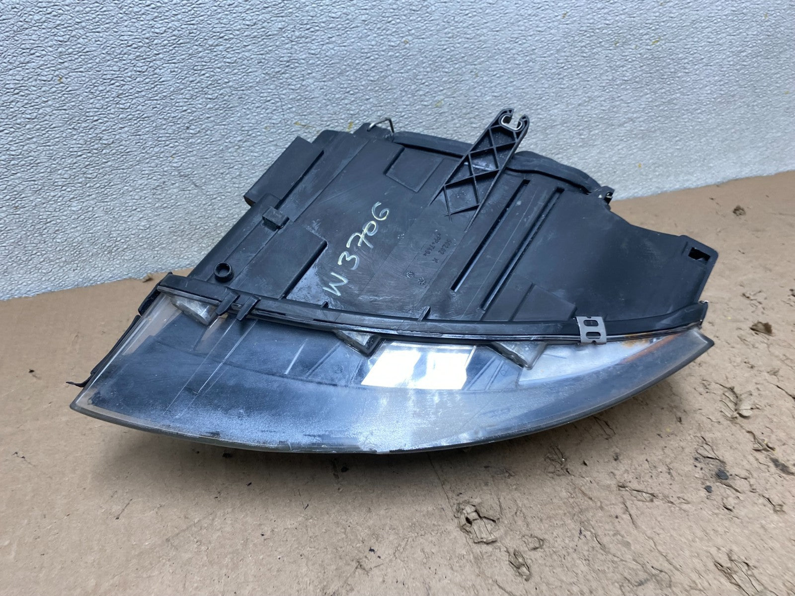 Halogen 2003 to 2006 Audi A4 Convertible Right Passenger RH Headlight W3706 DW10