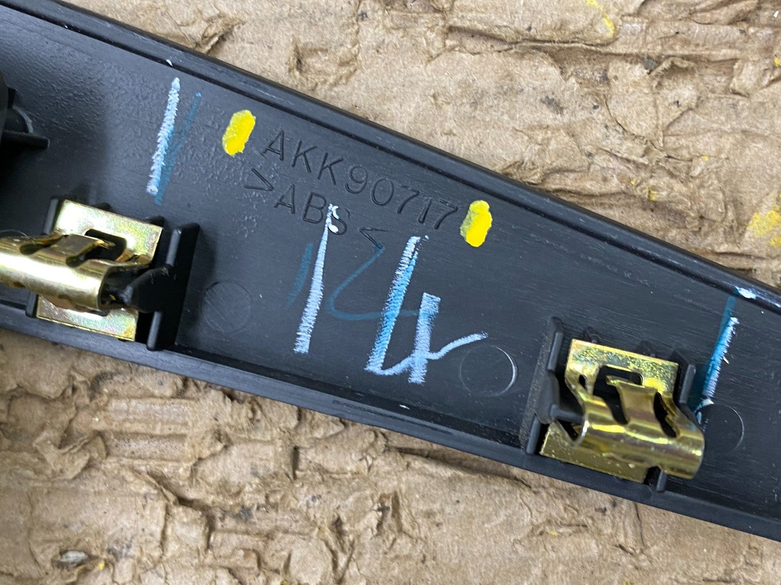 2007-2009 Suzuki XL7 XL-7 Center Radio Dash Trim Air Vent Bezel OEM  v7322 DG5