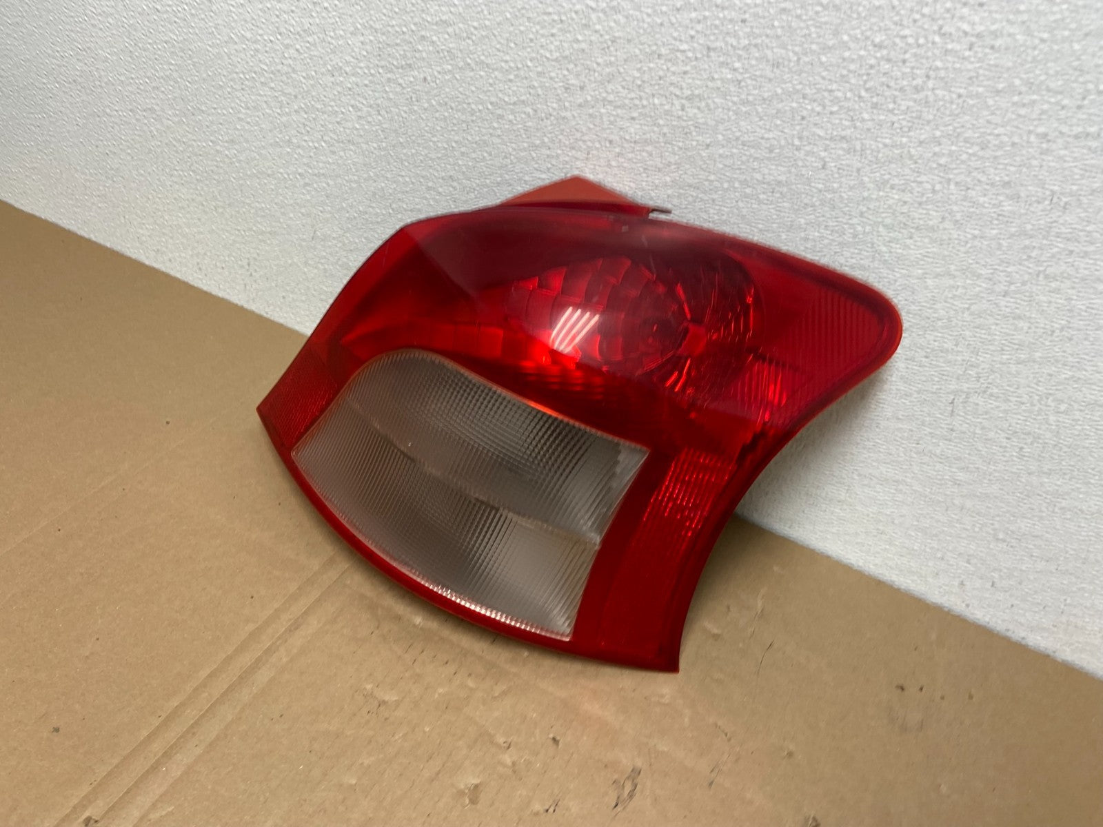2006 to 2008 Toyota Yaris Hatchback Right Passenger RH Tail Light Oem AB6798 DW1