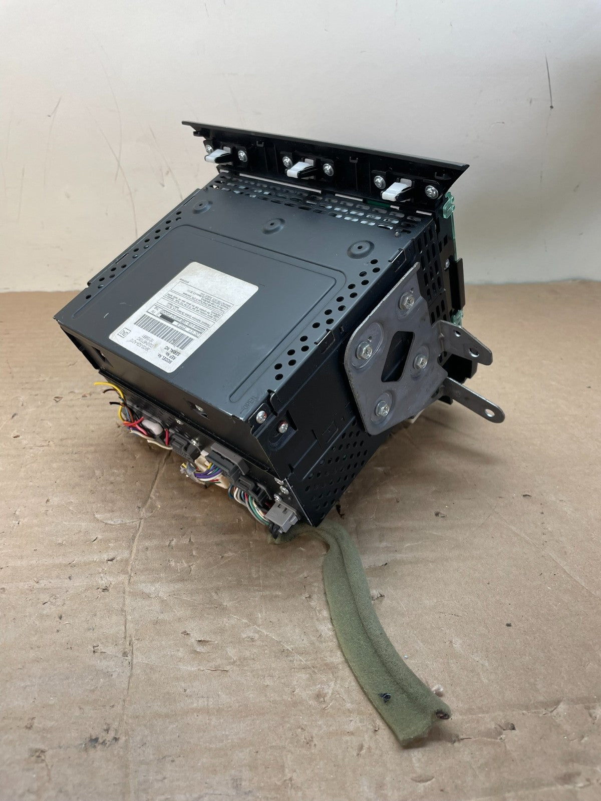 2009 to 2011 Honda Pilot AM FM CD Audio Radio Player Climate Control AI0500 DG4