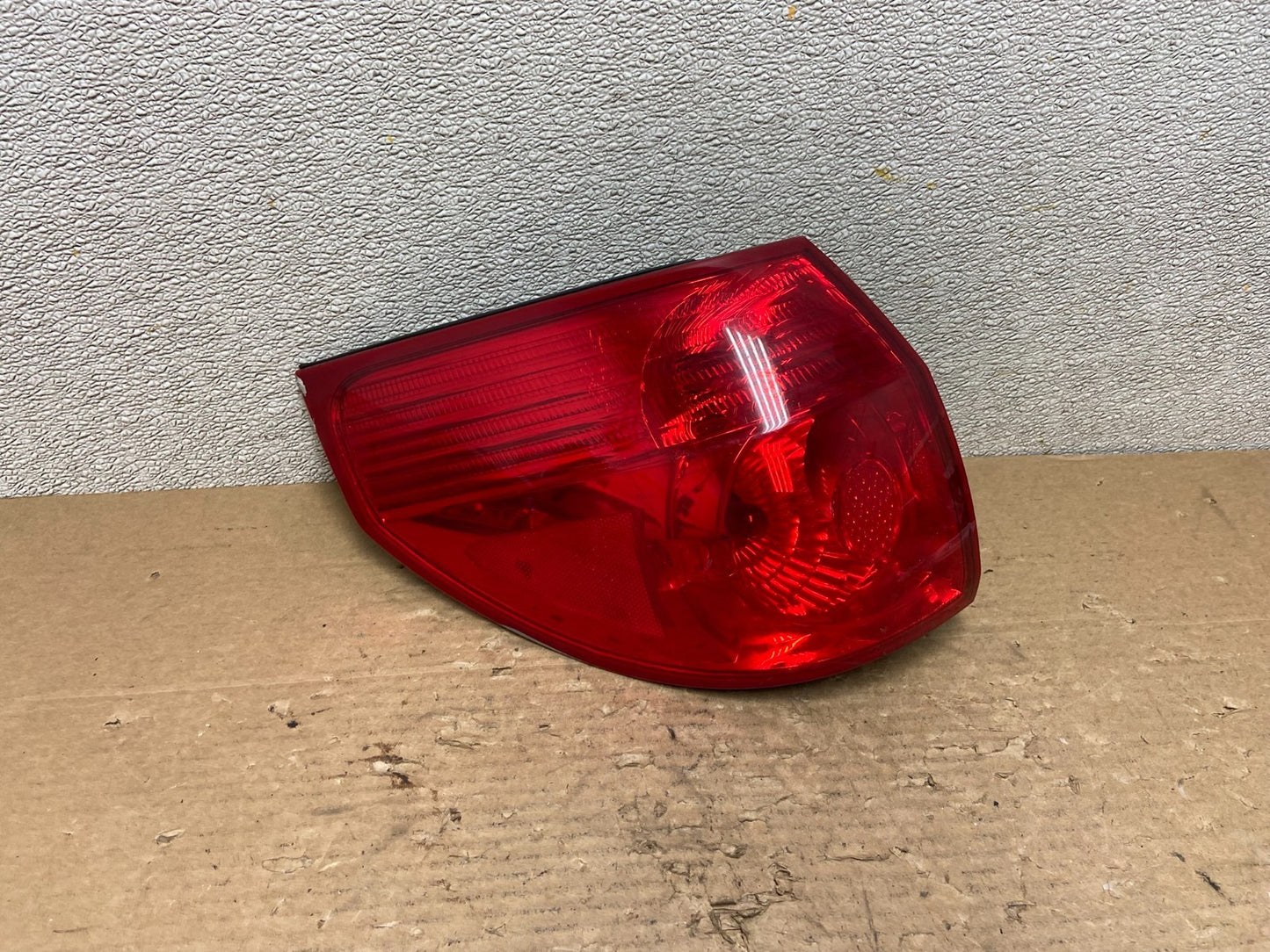 2006 to 2010 Toyota Sienna Left Driver LH Side Tail Light AB4901 LK0