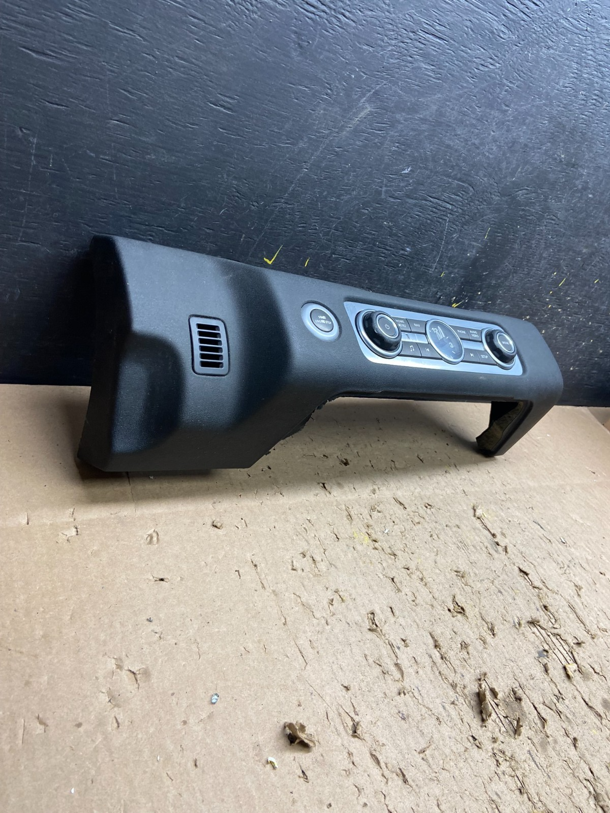 2010-2013 Land Rover Range Rover Radio Media Infotainment Controls t8670 DG1