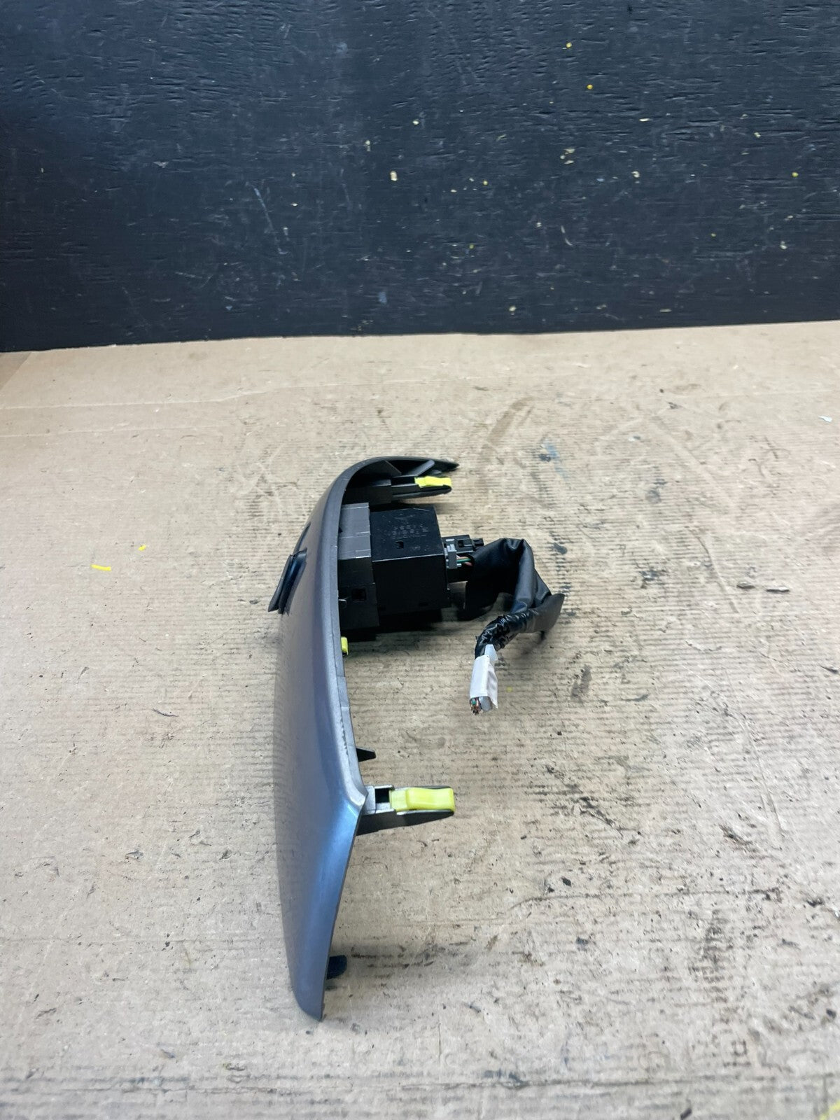 2004 to 2010 Toyota Sienna Right Side Radio Switches Bezel Trim T5802 DG1