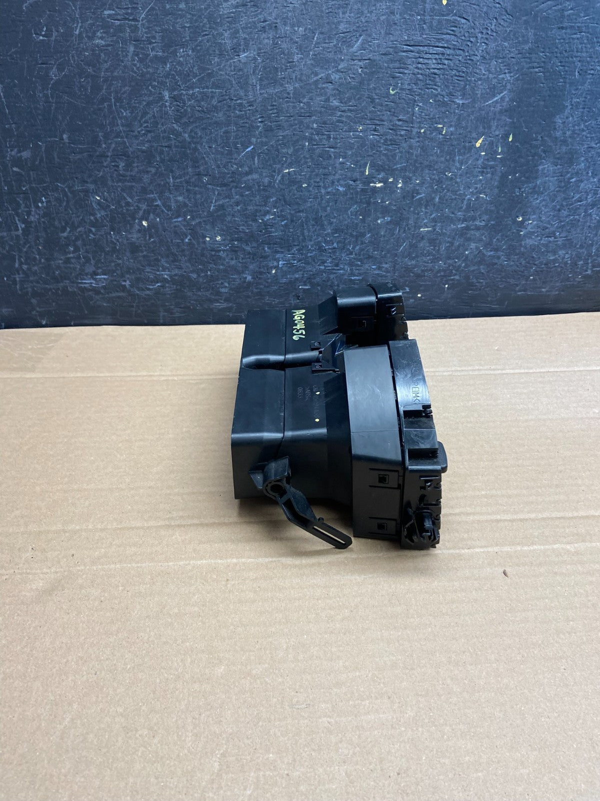 2008 to 2017 Buick Enclave Dash Center Air Vent AG0456 DG1