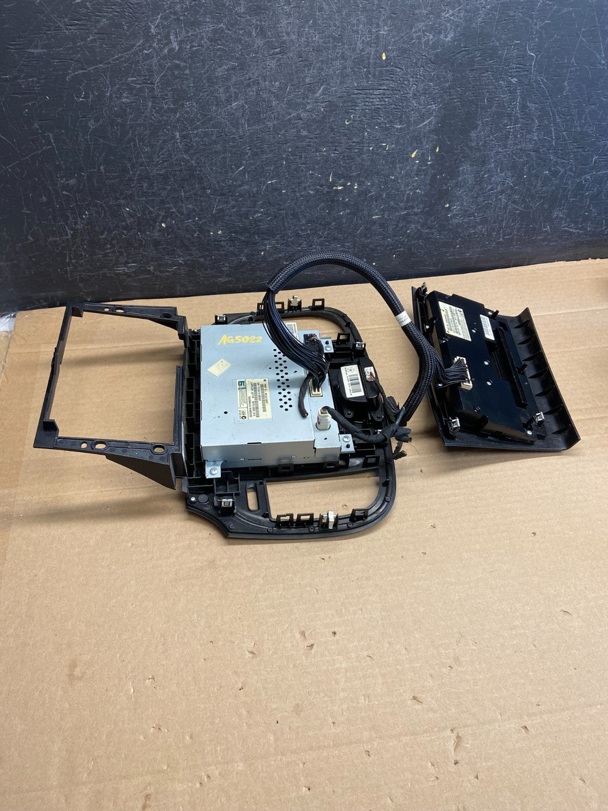 2011-2014 Chrysler 300 Dash A/C Climate Control Screen Radio Bezel AG5022 DG3