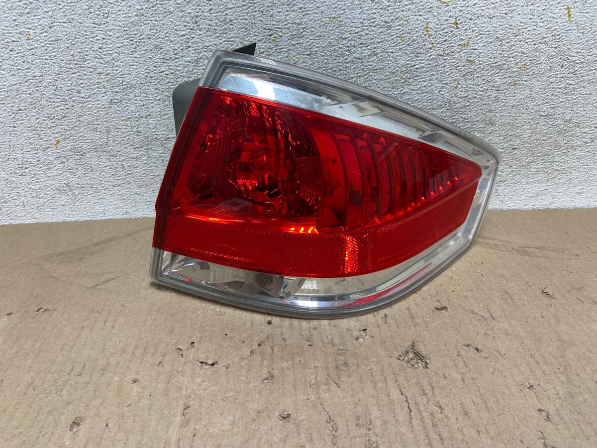 2008 2009 2010 2011 Ford Focus Sedan Right Passenger Tail Light AH7685 LK0